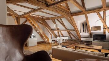 Gác | Bộ đồ giường kháng dị ứng, bàn, màn/rèm cản sáng