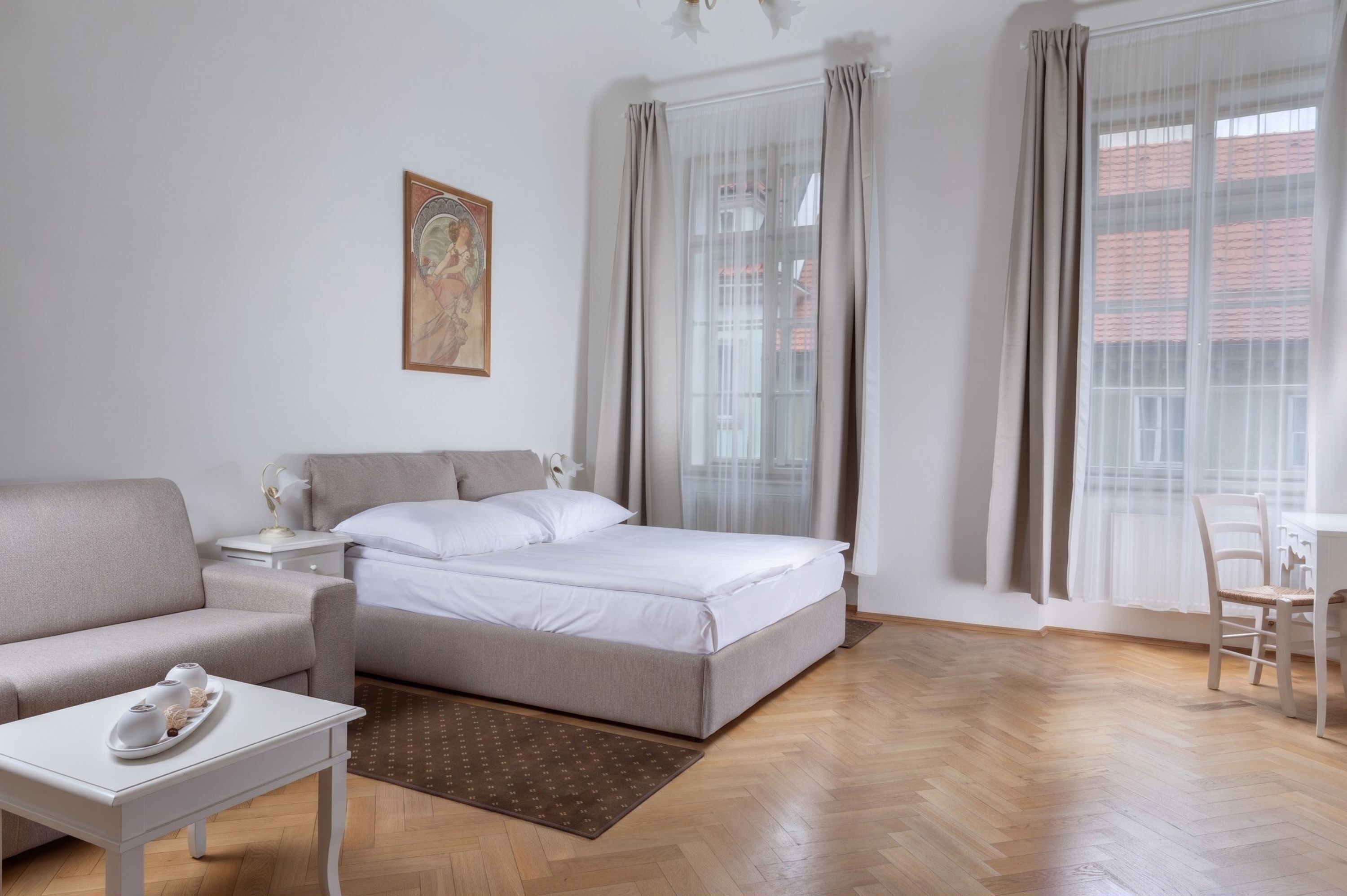 Apartamento superior | Roupas de cama antialérgicas, escrivaninha, cortinas blackout