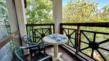 Comfort Villa, 2 Bedrooms | Balcony