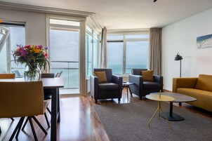 Apartment | Living area | Flat-screen TV