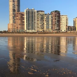 Vista frontal de la propiedad