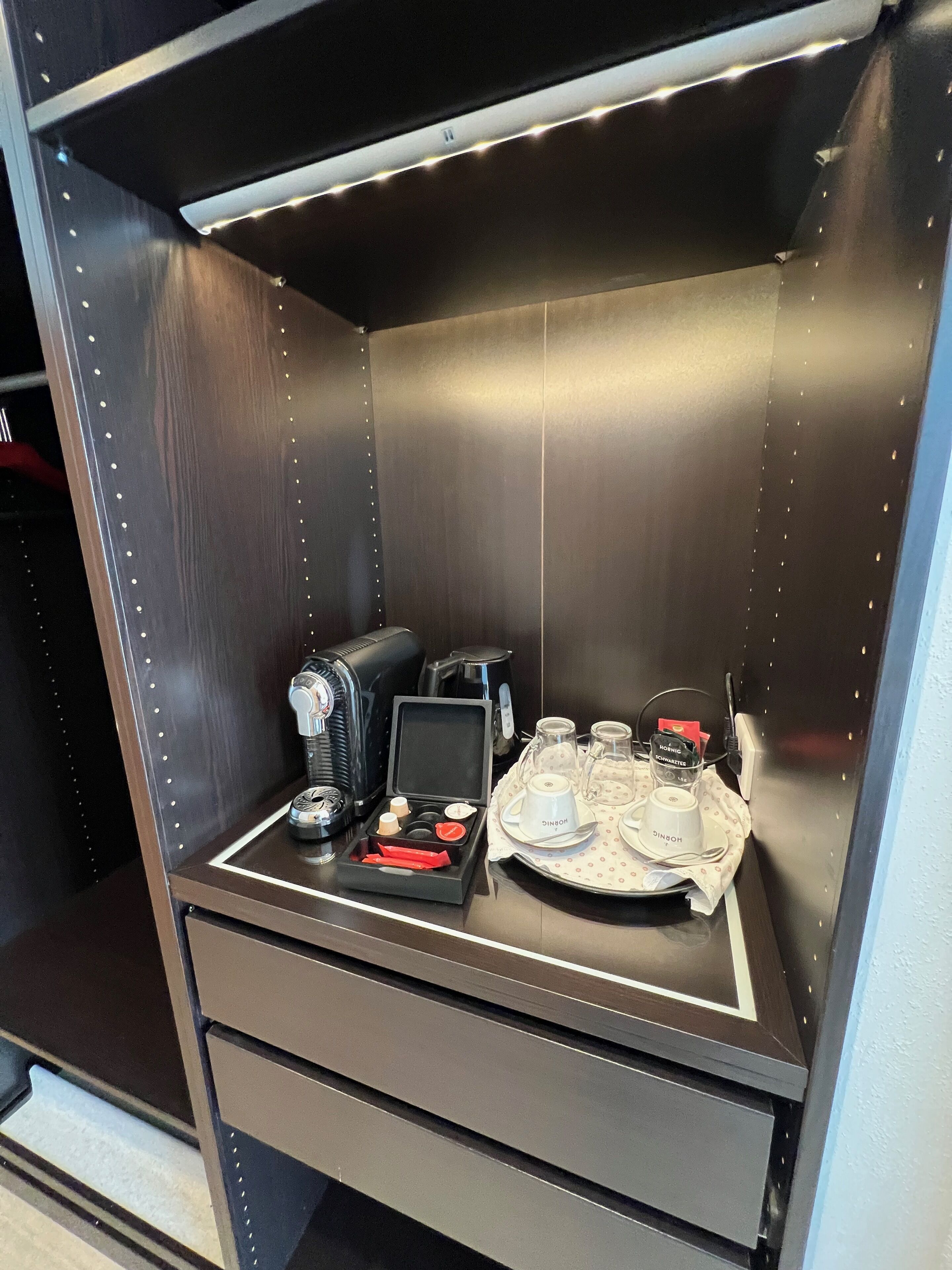 double room, 1 bedroom, balcony, mountain view | private kitchen | coffee/tea maker, electric kettle