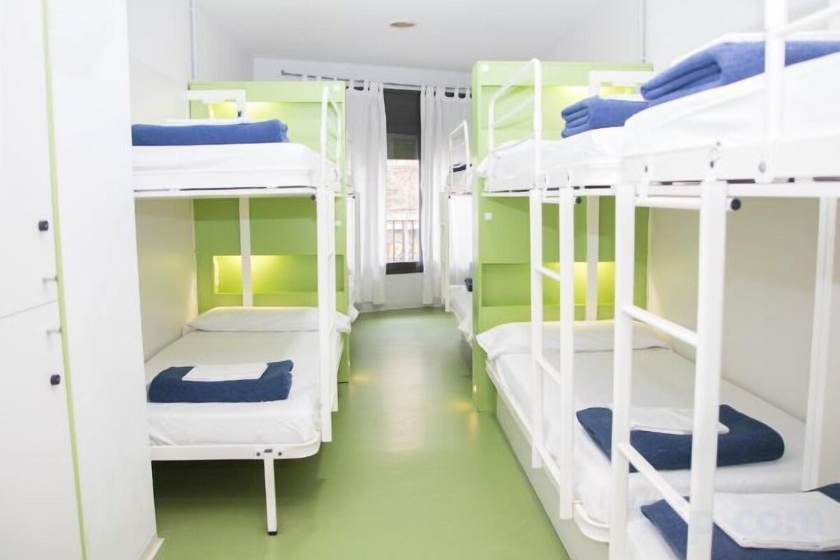 Caja fuerte, wifi gratis, ropa de cama