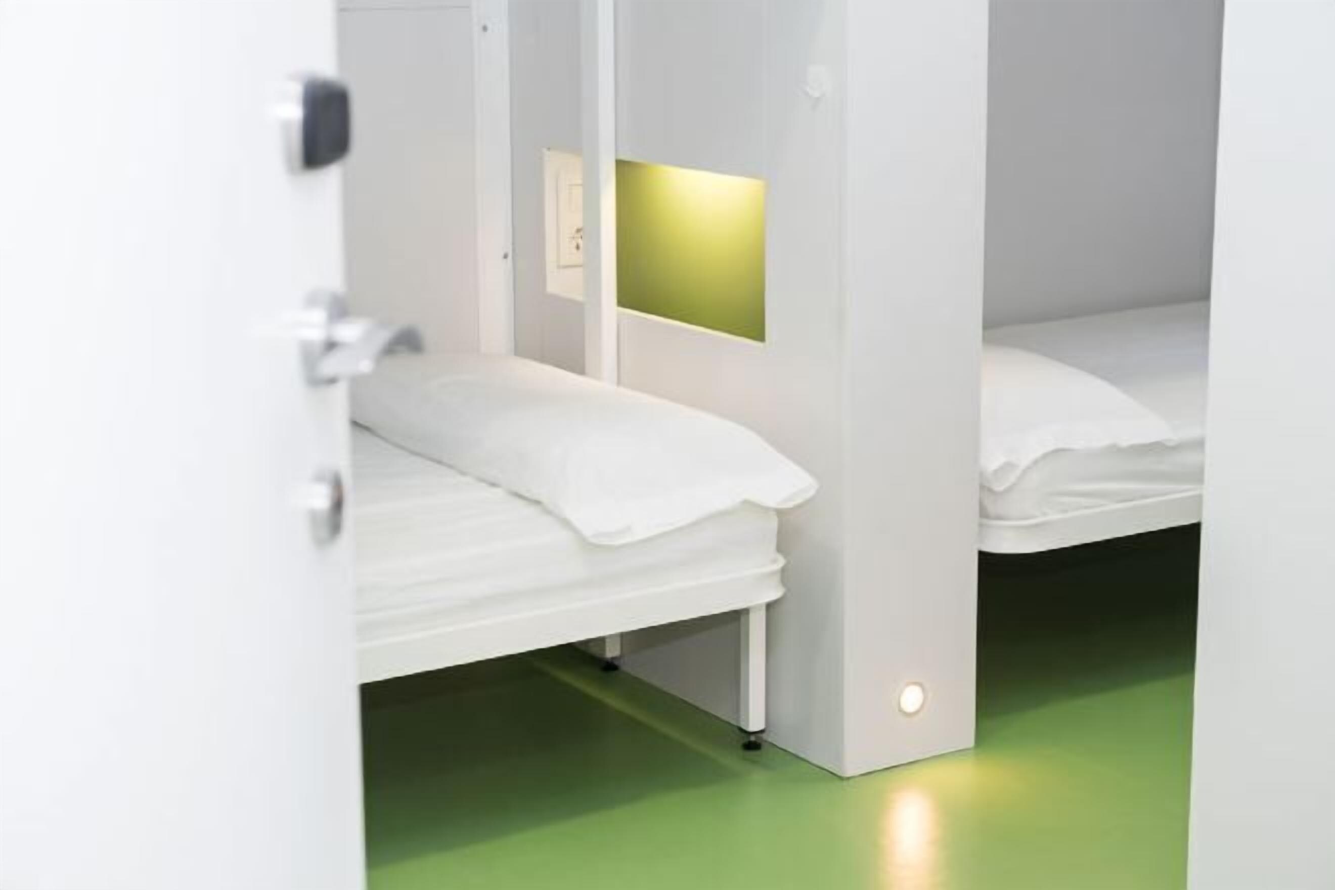 Zimmersafe, kostenloses WLAN, Bettwäsche