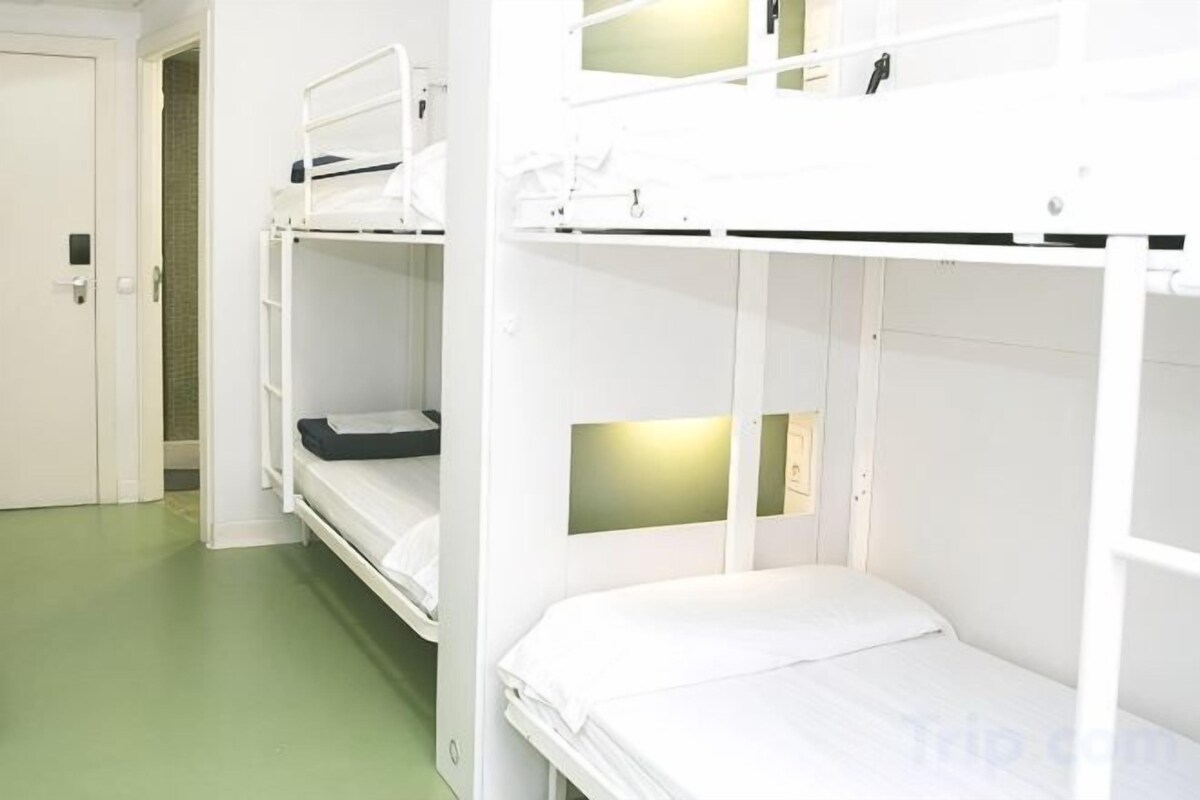Caja fuerte, wifi gratis, ropa de cama