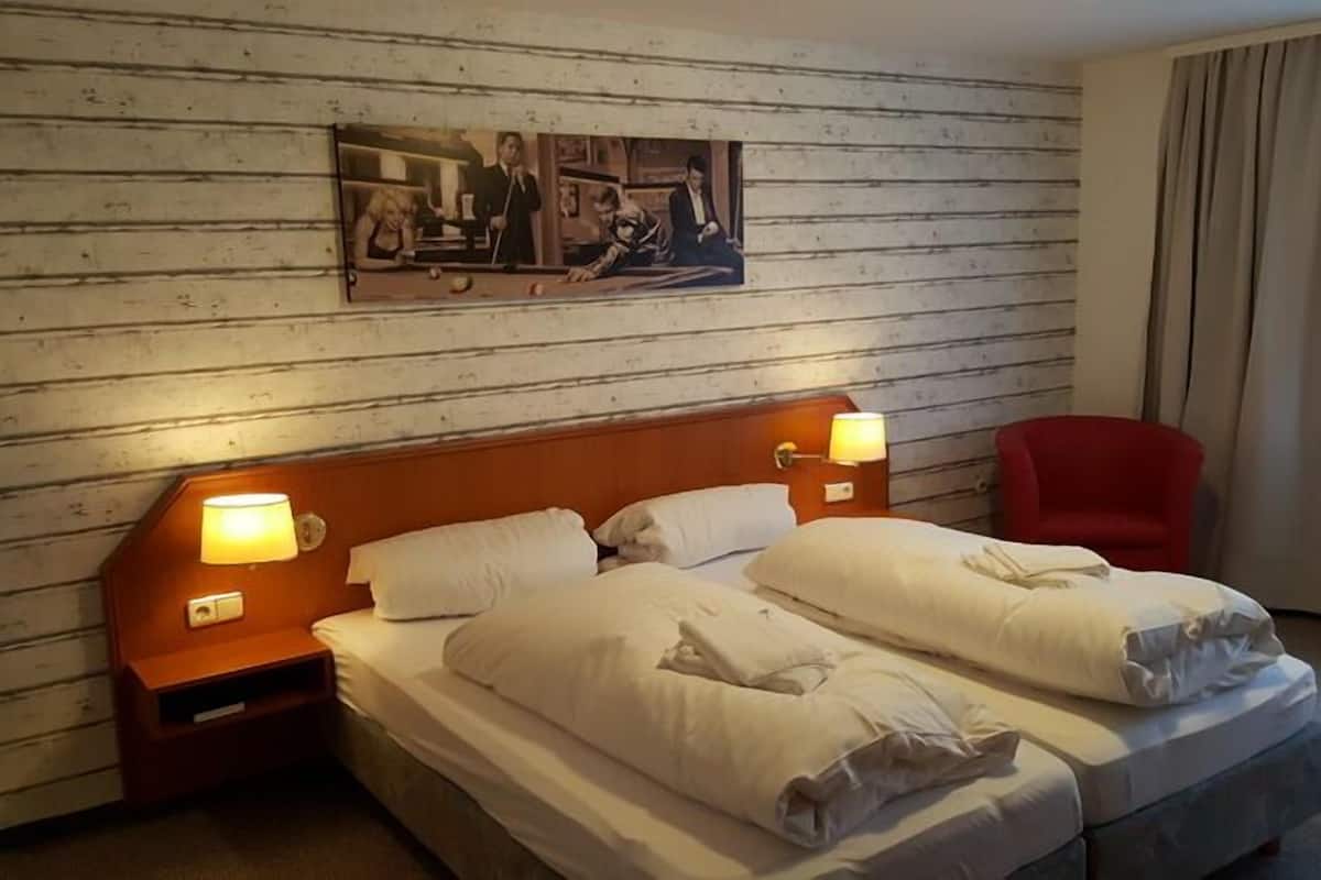 standard twin room without extra bed | desk, cots/infant beds, rollaway beds, free wifi