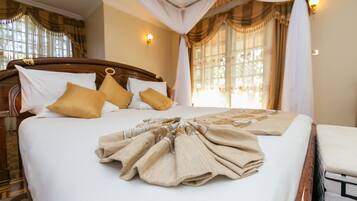 Deluxe Double Room | In-room safe, desk, blackout drapes, free WiFi