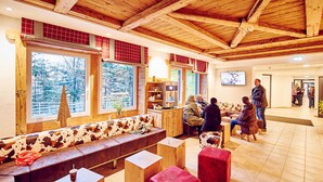 Lobby sitting area - Jugendherberge Winterberg (Winterberg)