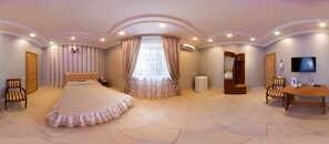 Suite – basic | Skrivebord, strykejern/-brett og ekstrasenger (mot et tillegg)