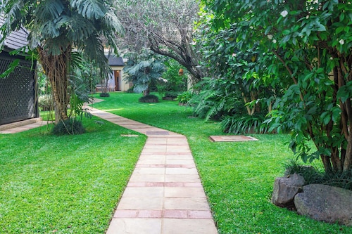 Mimosa Court Apartments