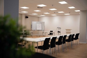 Meeting facility - K-Apart Hotel & Boardinghouse (Huerth)