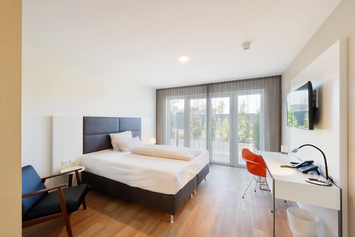 Superior Room | 1 bedroom, hypo-allergenic bedding, in-room safe, desk