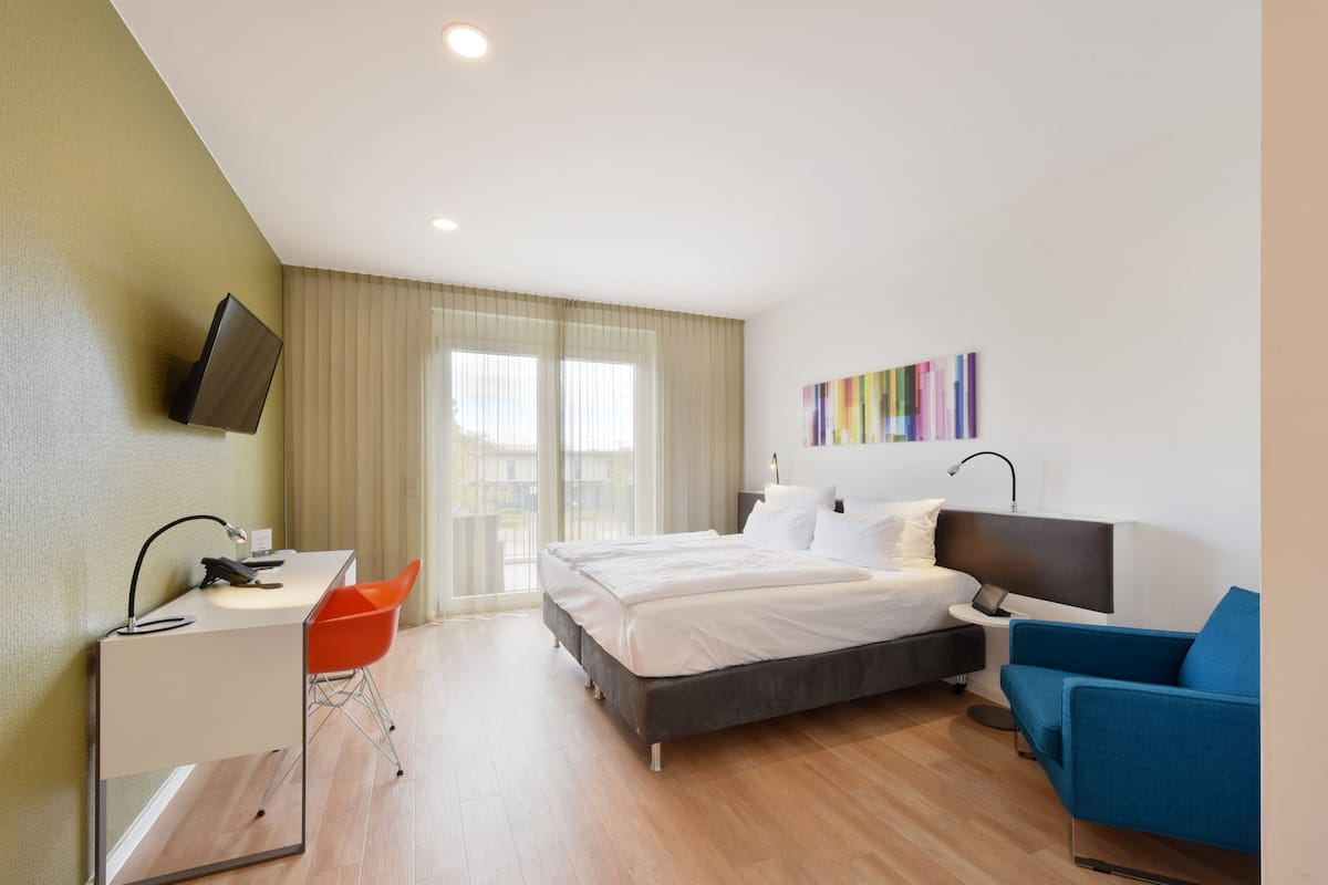 Standard Room | 1 bedroom, hypo-allergenic bedding, in-room safe, desk