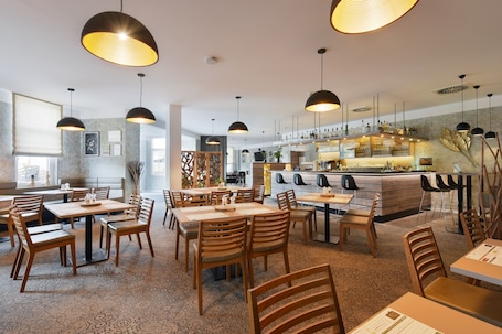 Breakfast and dinner served, Regional cuisine