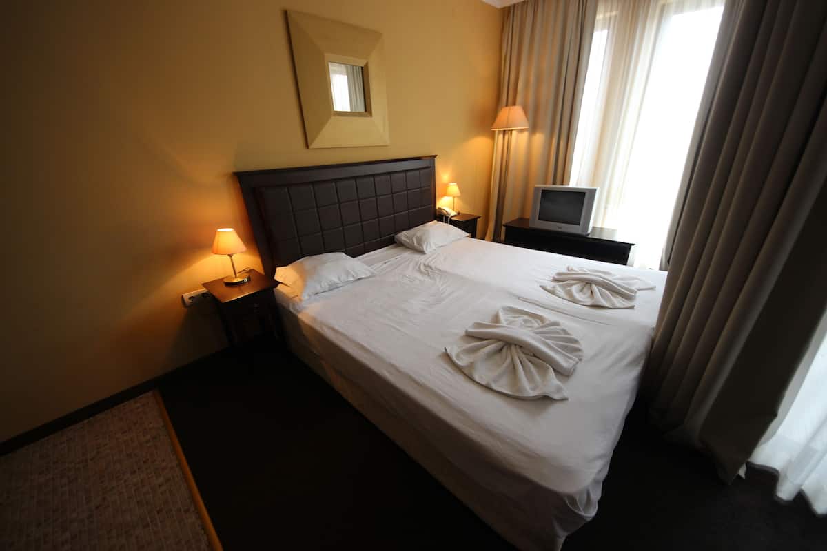 Klassieke studio, uitzicht op zwembad | 1 slaapkamer, wifi, beddengoed