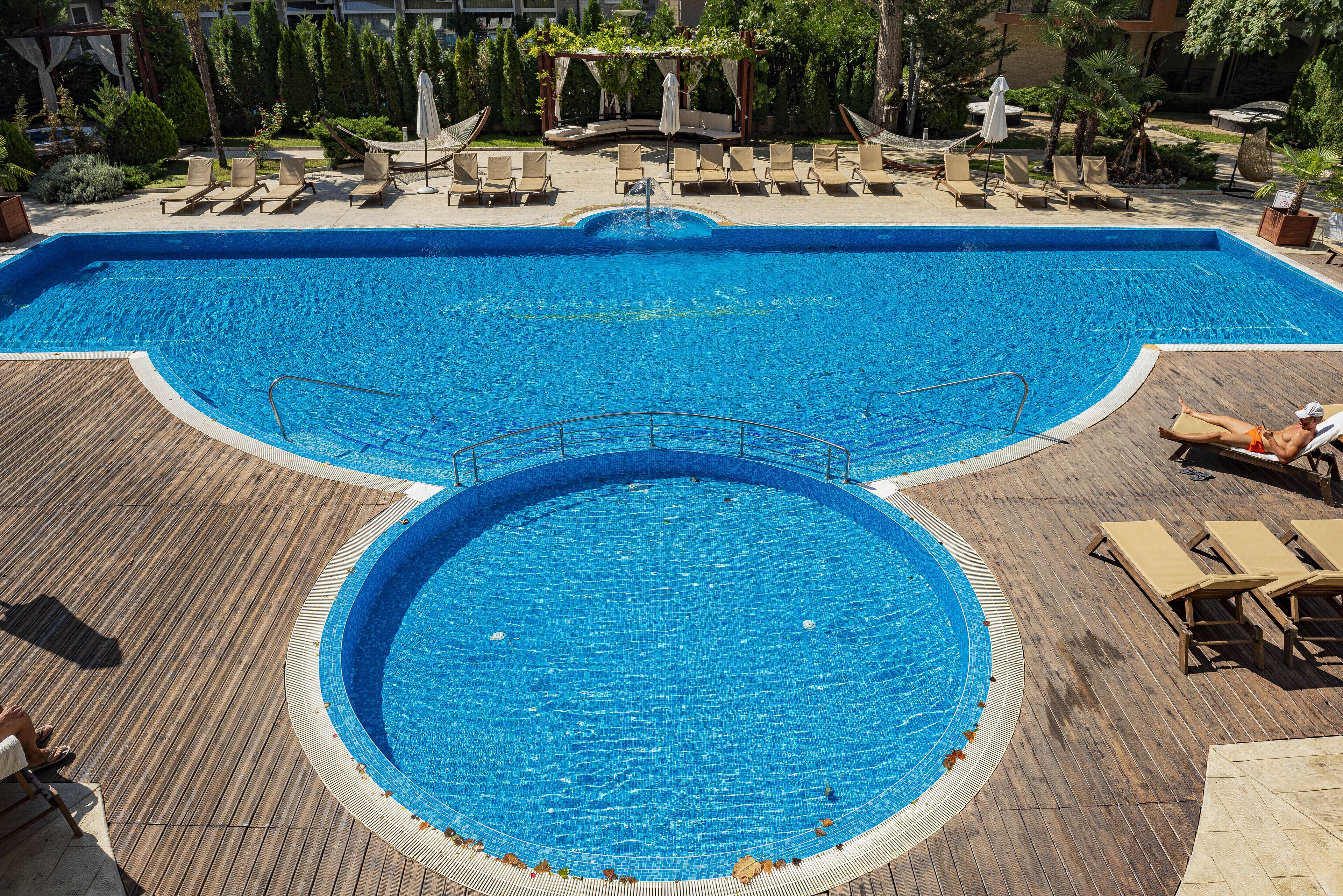 Seasonal outdoor pool