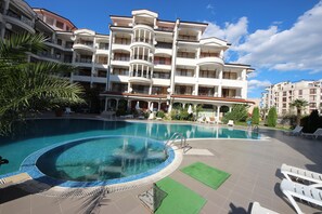 Front of property - Menada Chateau Valon Apartments (Sunny Beach)