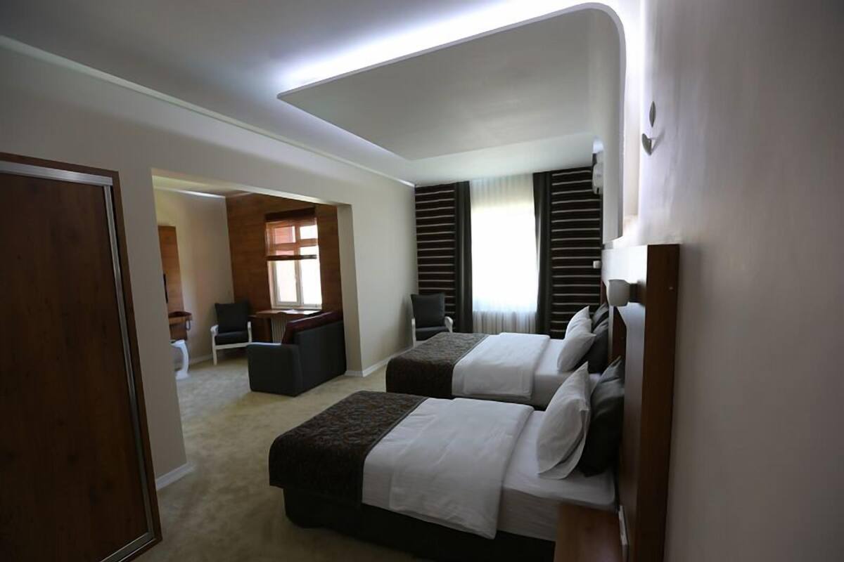 Kamar Keluarga | Minibar, brankas, setrika/meja setrika, dan Wi-Fi gratis