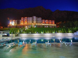 Outdoor pool - The Apple Palace (Amasya)