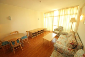 Apartment, Sea View (5 Adults) | Living room | TV - Menada Oasis Resort Apartments (Sunny Beach)