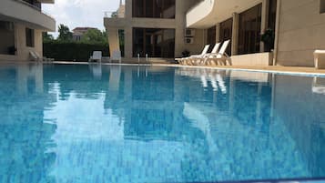 Seasonal outdoor pool