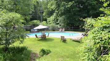 Seasonal outdoor pool