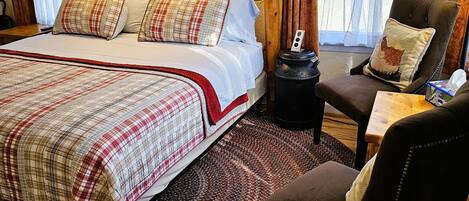 Bluejay Cache | Desk, iron/ironing board, free WiFi, bed sheets