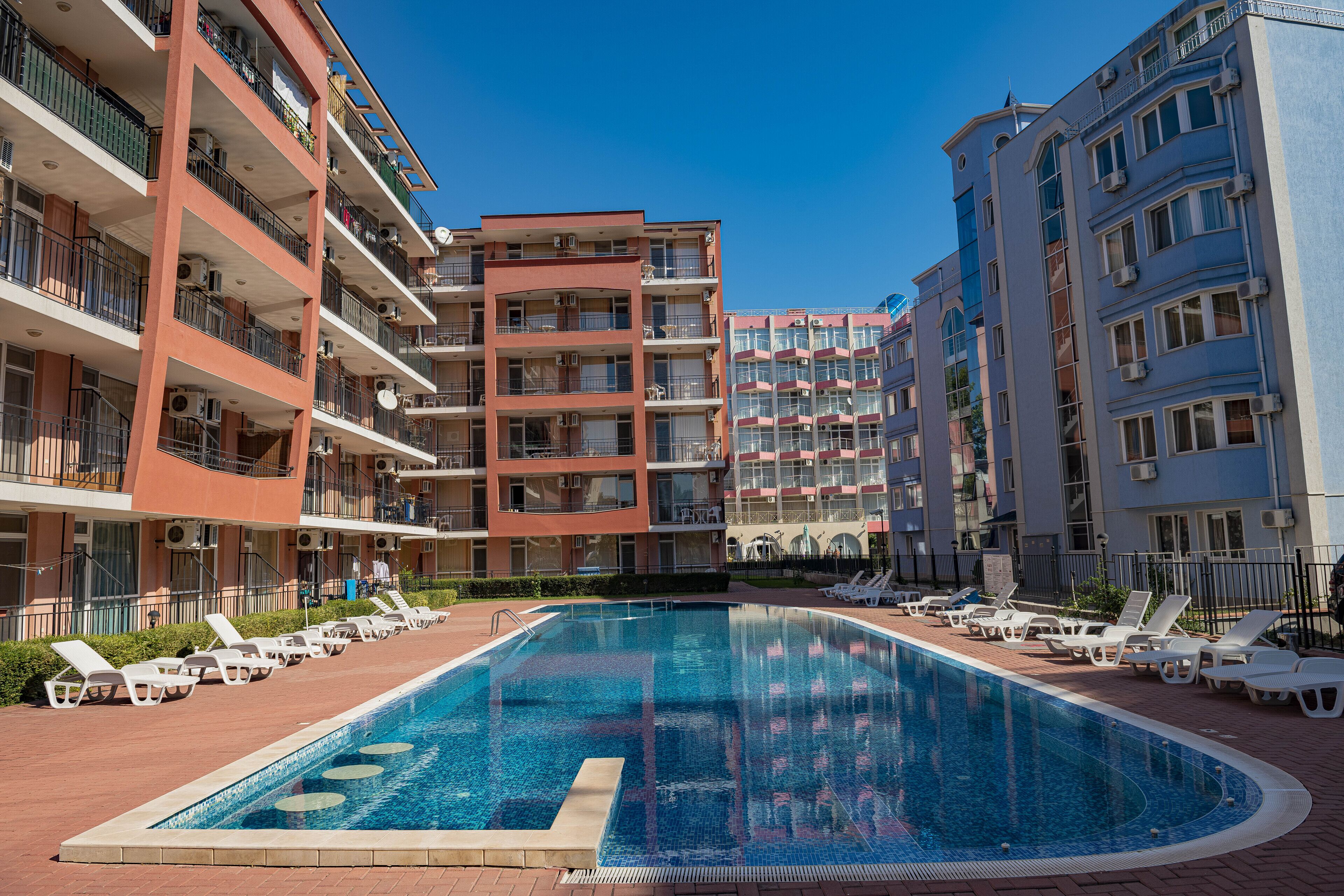 Seasonal outdoor pool