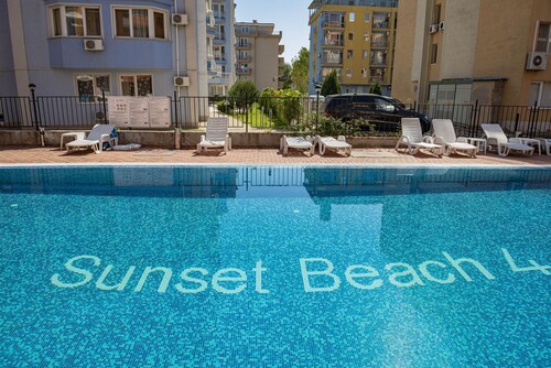 Menada Sunset Beach 4 Apartments
