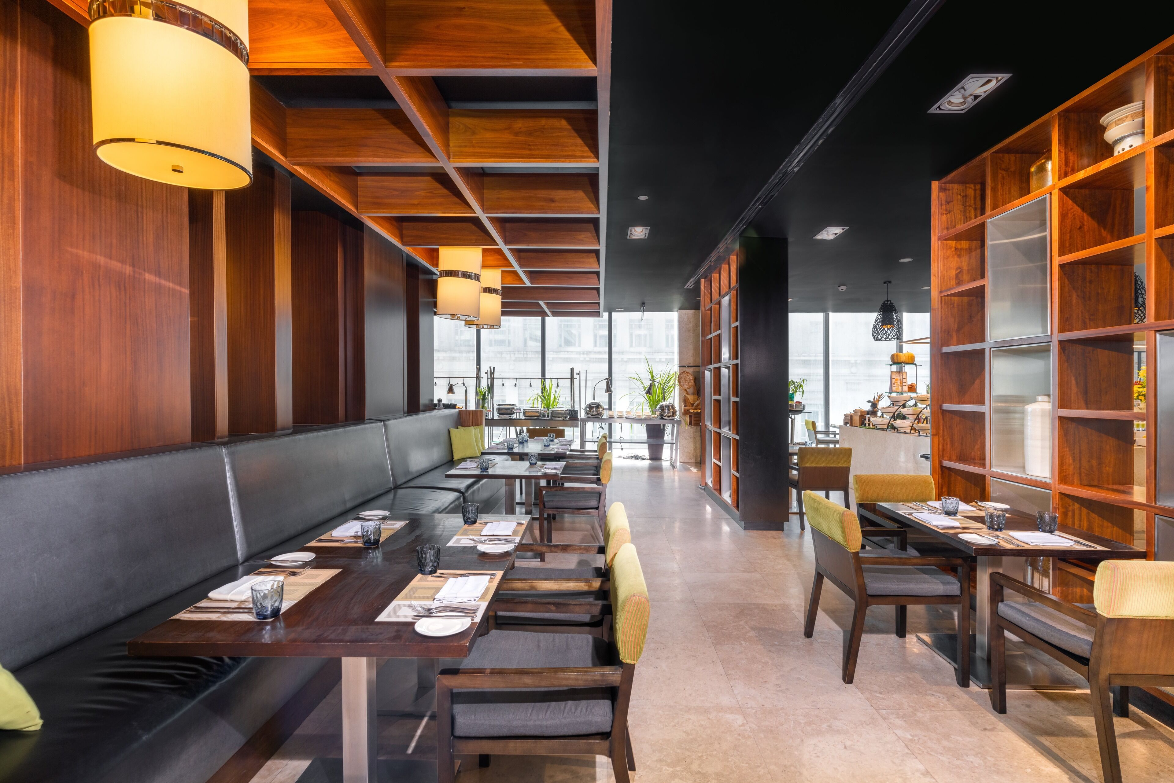 3 restaurants, breakfast, lunch, dinner served; international cuisine