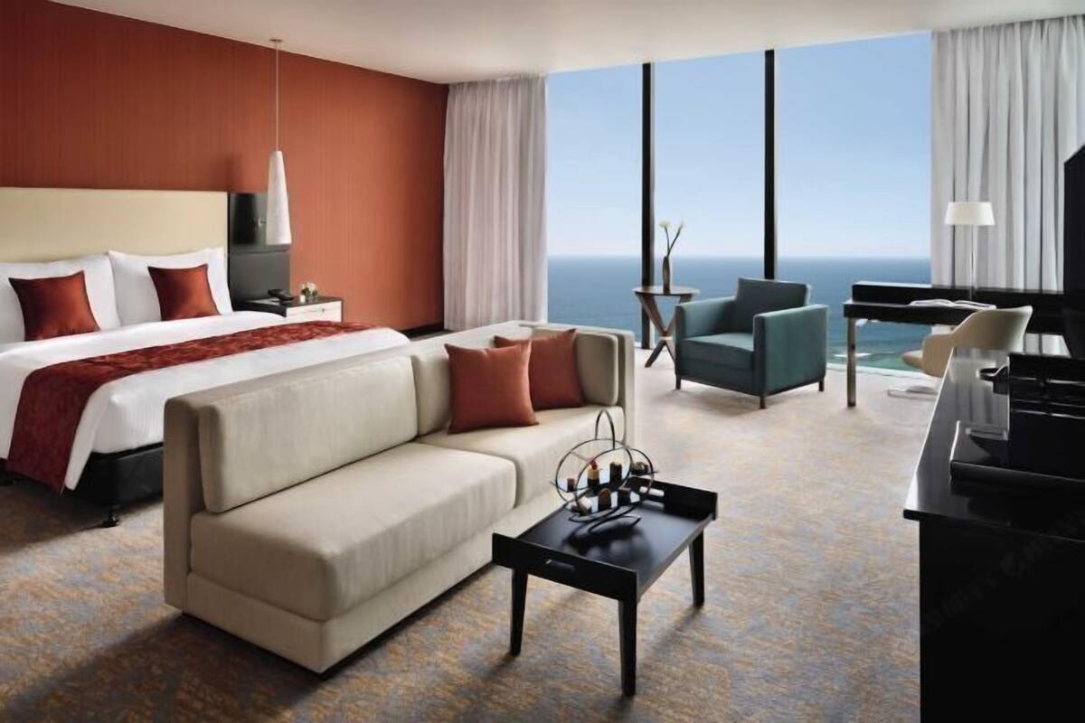 1 kamar tidur, seprai premium, minibar, dan brankas