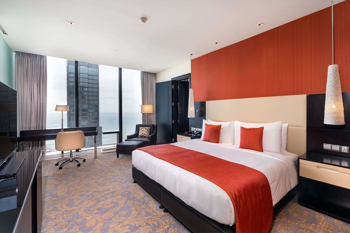 1 bedroom, premium bedding, minibar, in-room safe