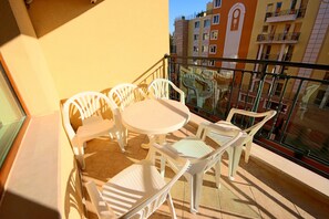 Apartment, 2 Bedrooms, Pool View