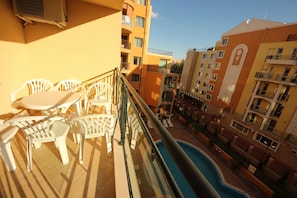 Apartment, 2 Bedrooms, Pool View | 2 bedrooms, individually decorated, individually furnished
