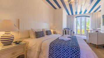 Minibar, in-room safe, blackout curtains, free WiFi