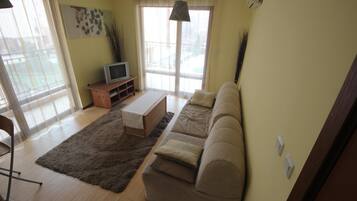 Apartment, 1 Bedroom, Balcony, Pool View | Room amenity