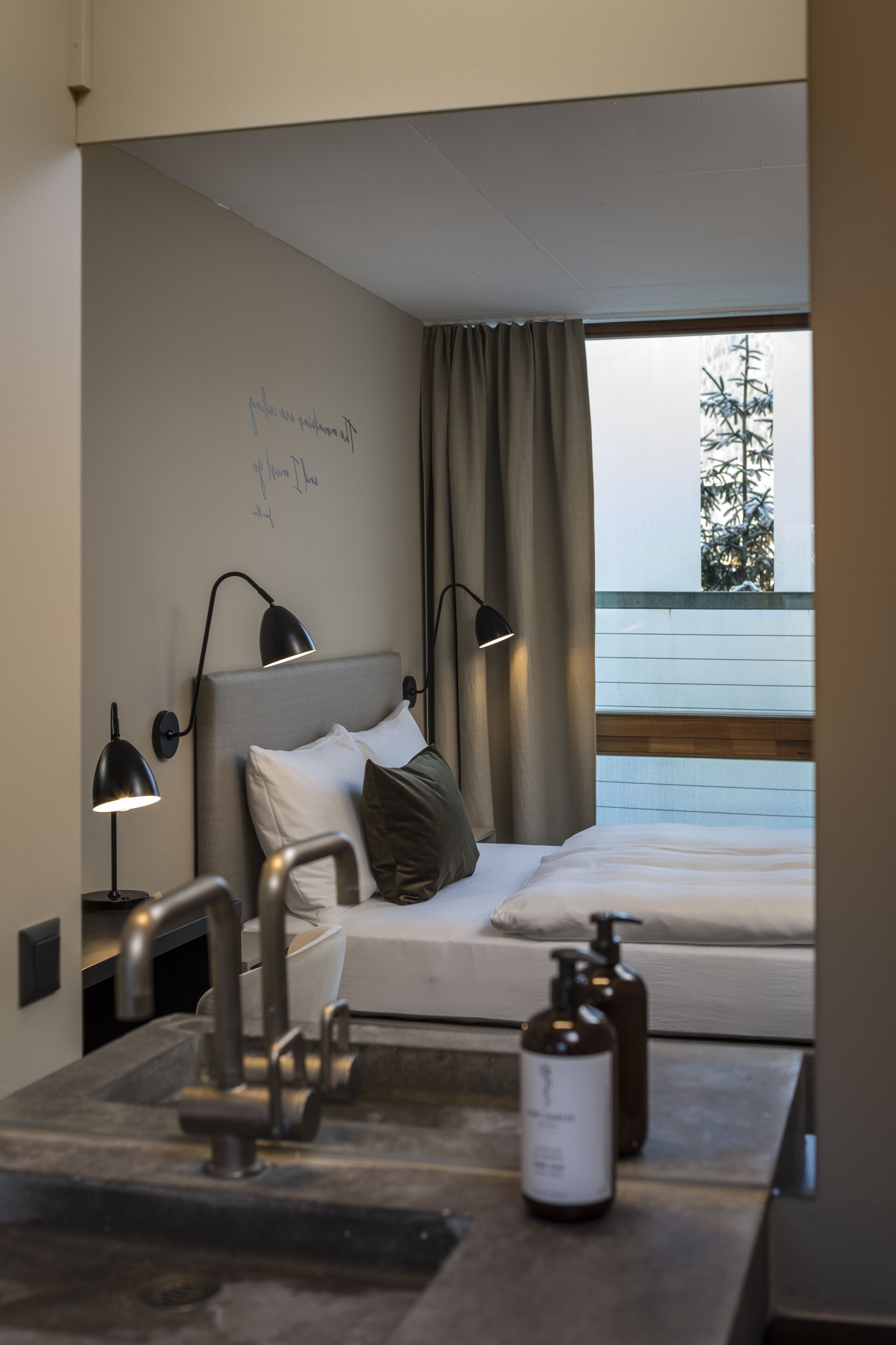 Superior Room M+ | Badezimmer | Dusche, kostenlose Toilettenartikel, Haartrockner, Handtücher