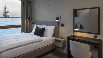 Superior Room M+ | Zimmersafe, Schreibtisch, laptopgeeigneter Arbeitsplatz