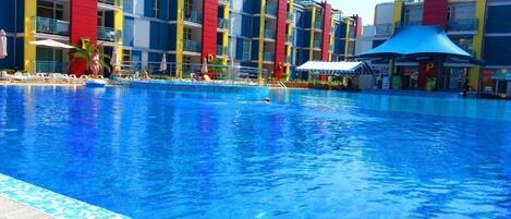 Seasonal outdoor pool