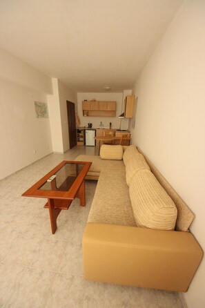 Apartment, 1 Bedroom, Pool View (2 adults + 2 children) | Living room | TV - Menada Sunny Day 1 Apartments (Sunny Beach)