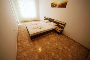 Apartamento, 1 quarto, vista para a piscina (2 adults + 2 children) | 1 quarto, berços (sobretaxa), camas extras/dobráveis (sobretaxa)