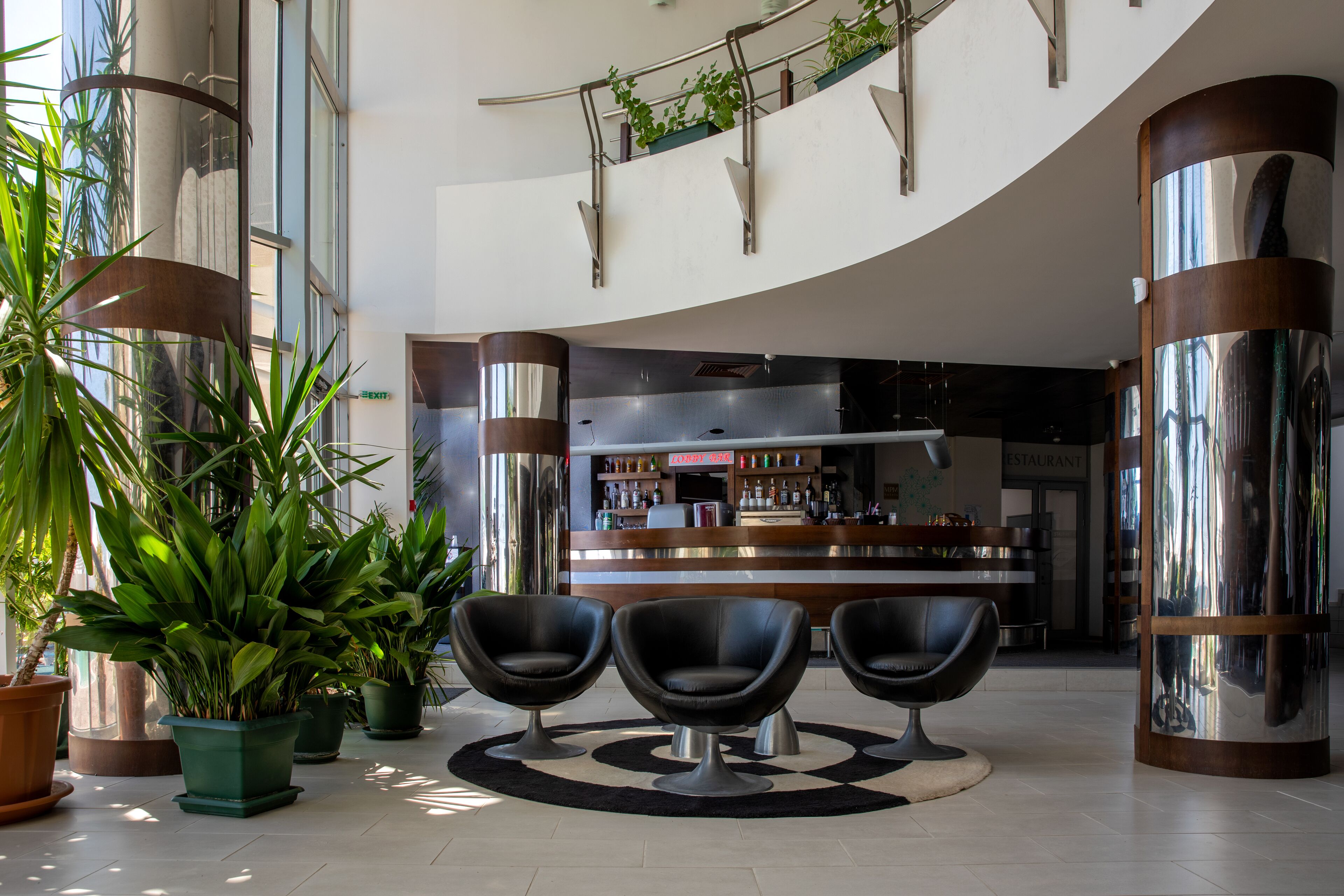 Lobby lounge