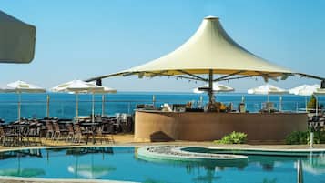 Poolside bar