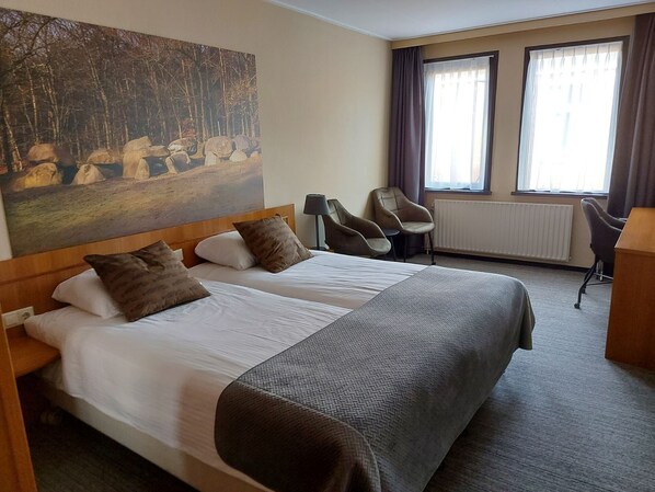 In-room safe, desk, soundproofing, free WiFi - Hotel Restaurant Talens (Coevorden)