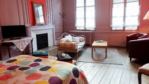 Individually decorated, individually furnished, desk, free WiFi - Hôtel Restaurant le Pan de Bois (Breviandes)