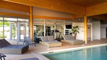 Salas de tratamiento para parejas, sauna y tina de hidromasaje