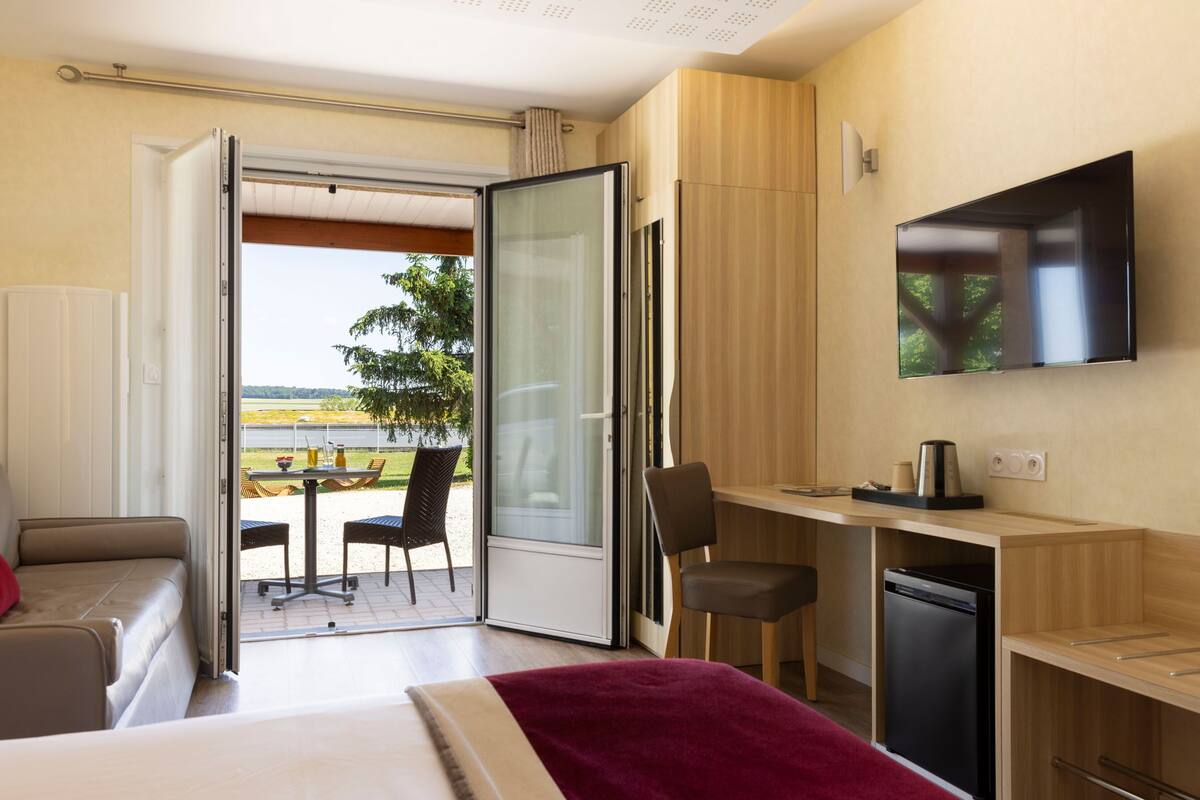 comfort double room | desk, blackout curtains, iron/ironing board, free wifi