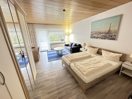 Comfort Double Room. Waldhotel Porta Westfalica garni