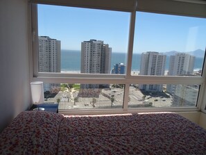 Apartment, 2 Bedrooms, Balcony | 2 bedrooms, in-room safe, iron/ironing board, free WiFi - Departamentos Horizonte (Coquimbo)
