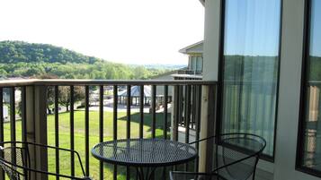 Deluxe Room, 1 King Bed, Non Smoking | View from room